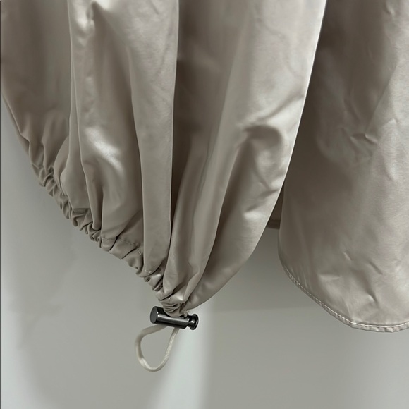 Chico's Smoky Taupe Long Sleeve Collar Blouse w/ Bungee Cuffs Size 1.5 10 NWT - Picture 2 of 8